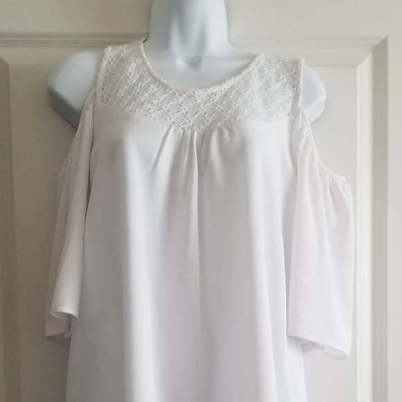 ⚡Lot of 2 Cold shoulder Blouses - Picture 5 of 8